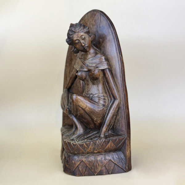 namu-dekoras-medines-dekoracijos-afrikietiska-statulele-knygu-atrameles-5