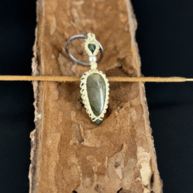 kristalai-raktu-pakabukai-su-kristalais-labradorito-raktu-pakabukas-lapkr-2