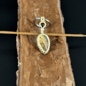 kristalai-raktu-pakabukai-su-kristalais-labradorito-raktu-pakabukas-lapkr-4