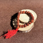 papuosalai-is-indijos-apyrankes-is-karoliuku-rudraksos-apyranke-1