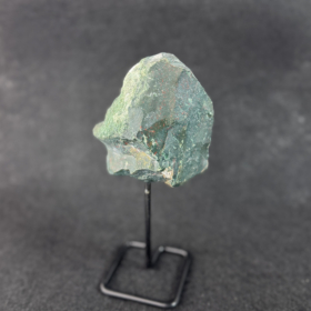 kristalai-dekoratyviniai-kristalai-neapdirbti-kristalai-neapdirbto-kraujo-akmens-dekoracija-3