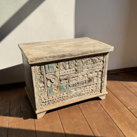 baldai-is-indijos-skrynios-medine-skrynia-su-droziniais-1-1