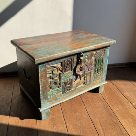 baldai-is-indijos-skrynios-medine-skrynia-su-droziniais-3-1