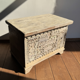 baldai-is-indijos-skrynios-medine-skrynia-su-droziniais-4-1