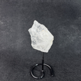 kristalai-dekoratyviniai-kristalai-neapdirbti-kristalai-neapdirbto-kalnu-kristolo-dekoracija-1