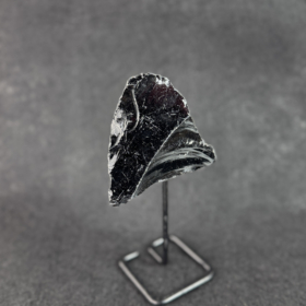 kristalai-dekoratyviniai-kristalai-neapdirbti-kristalai-neapdirbto-obsidiano-dekoracija-1