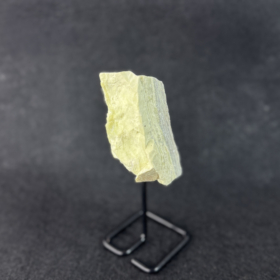 kristalai-dekoratyviniai-kristalai-neapdirbti-kristalai-neapdirbto-serpentino-dekoracija-2