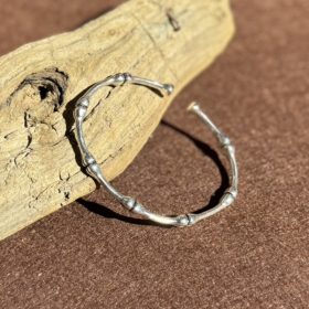 indiski-papuosalai-papuosalai-is-zalvario-zalvarines-apyrankes-zalvarine-apyranke--kauliukai-1