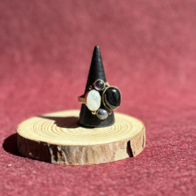 indiski-papuosalai-zalvariniai-apapuosalai-zalvariniai-ziedai-zalvarinis-ziedas-su-neapdirbtu-kristalu-2025-5-3