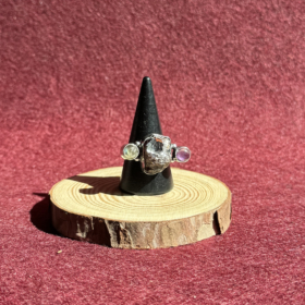 indiski-papuosalai-zalvariniai-apapuosalai-zalvariniai-ziedai-zalvarinis-ziedas-su-neapdirbtu-kristalu-neap-2