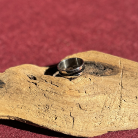 indiski-papuosalai-zalvariniai-apapuosalai-zalvariniai-ziedai-nerudijancio-plieno-ziedas-juoda-linija-3