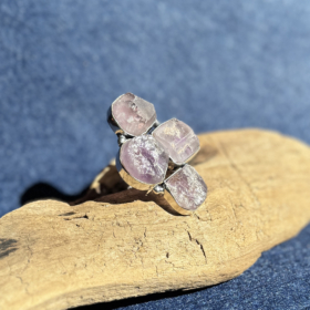 indiski-papuosalai-zalvariniai-apapuosalai-zalvariniai-ziedai-zalvarinis-ziedas-su-neapdirbtu-kristalu-2025-5-5