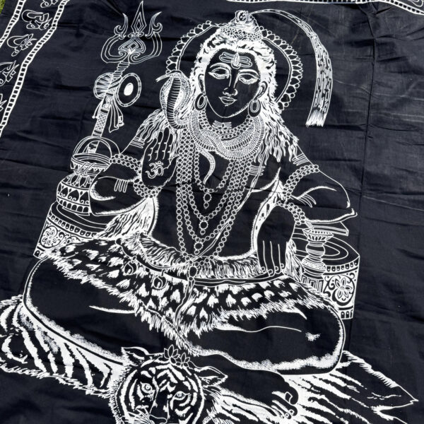 namu-dekoras-lovatieses-medvilnine-lovatiese-uzklotas-lovai-langui-sienui-siva-juoda-2