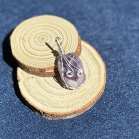 kristalai-kristalu-pakabukai--255-neapdirbto-ametisto-pakabukas