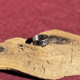 indiski-papuosalai-zalvariniai-apapuosalai-zalvariniai-ziedai-nerudijancio-plieno-ziedas-auksine-bangos