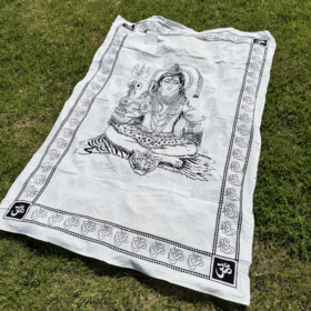 namu-dekoras-lovatieses-medvilnine-lovatiese-uzklotas-lovai-langui-sienui-siva-balta-1