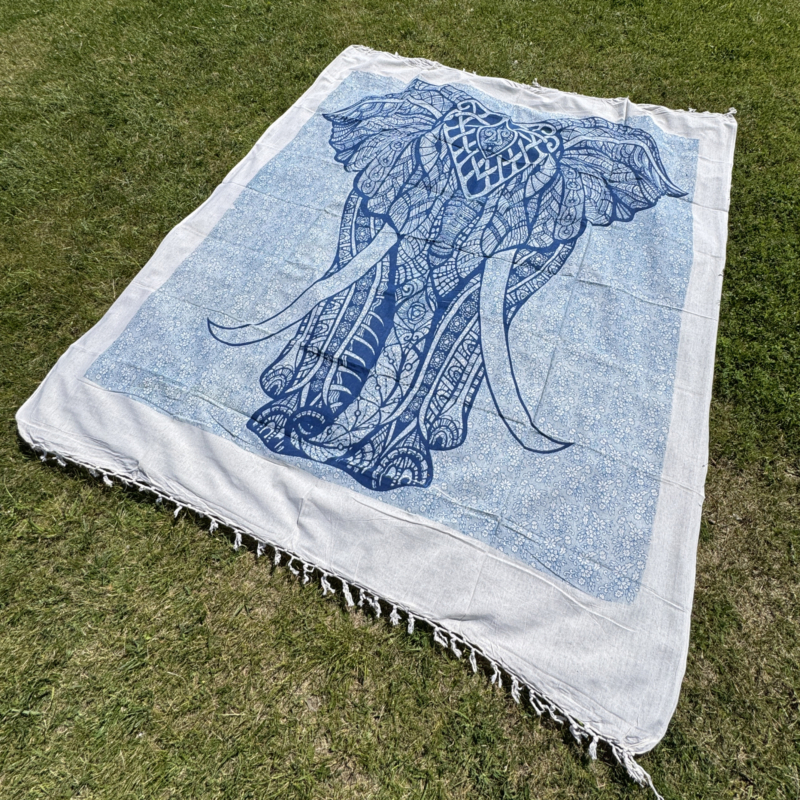 namu-dekoras-lovatieses-austa-medvilnine-lovatiese-uzklotas-lovai-langui-sienui-dramblys-balt-mel-2