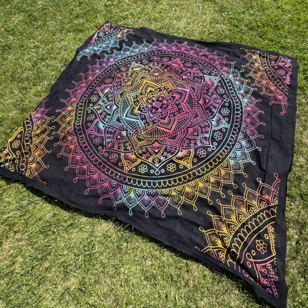 namu-dekoras-lovatieses-medvilnine-lovatiese-uzklotas-lovai-langui-sienui-mandala-m-2