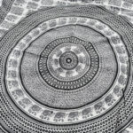 namu-dekoras-lovatieses-austa-medvilnine-lovatiese-uzklotas-lovai-langui-sienui-mandala-balt-1