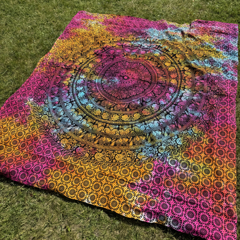 namu-dekoras-lovatieses-medvilnine-lovatiese-uzklotas-lovai-langui-sienui-mandala-multi-2