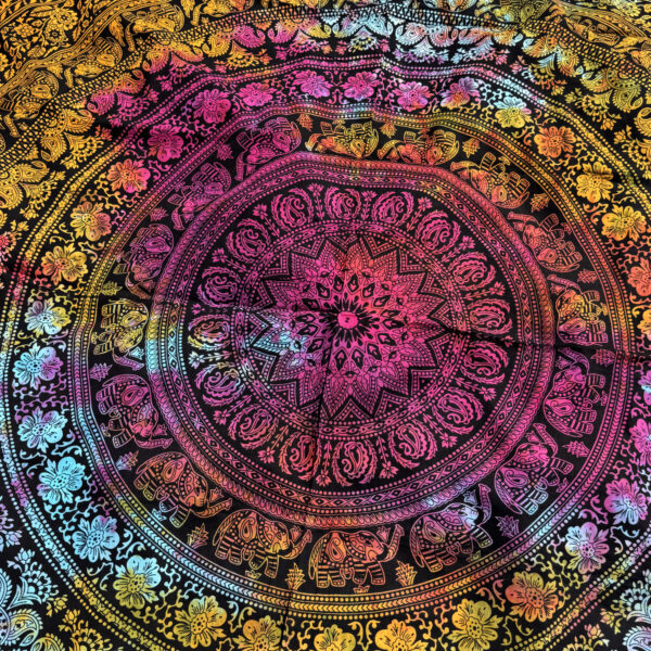 namu-dekoras-lovatieses-medvilnine-lovatiese-uzklotas-lovai-langui-sienui-mandala-multi-3