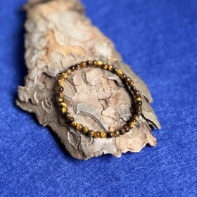 papuosalai-is-kristalu-apyrankes-is-kristalu-apyranke-is-tigro-akies-4-mm