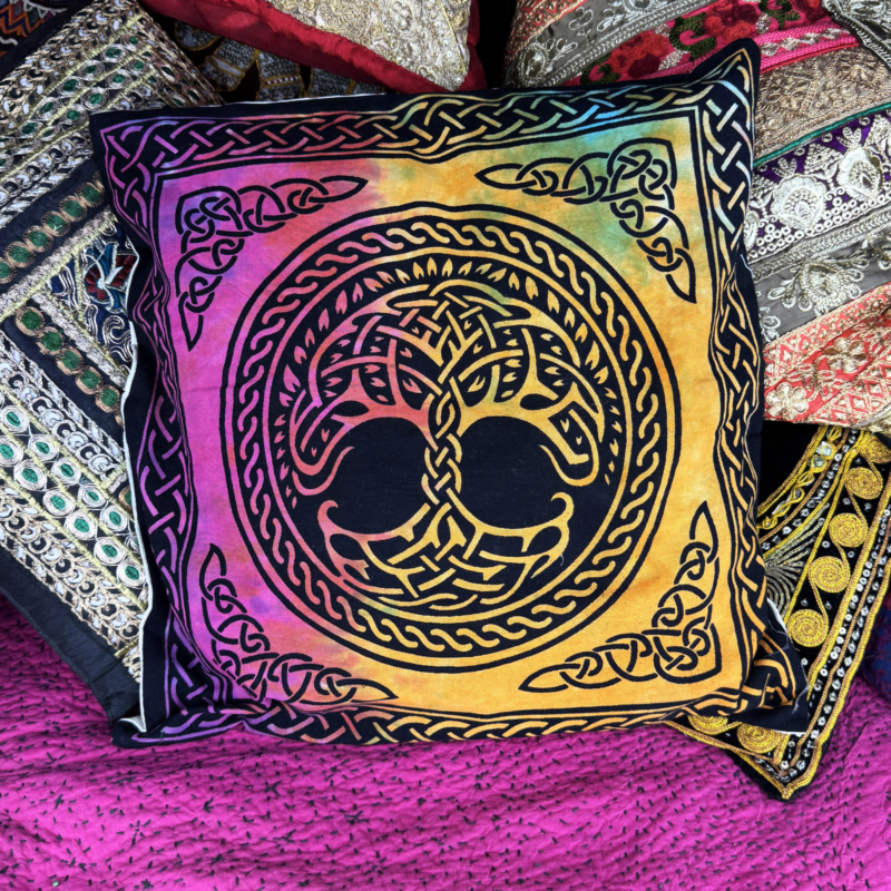 namu-dekoras-pagalviu-uzvalkalai-medvilninis-pagalves-uzvalkalas-keltiskas-medis