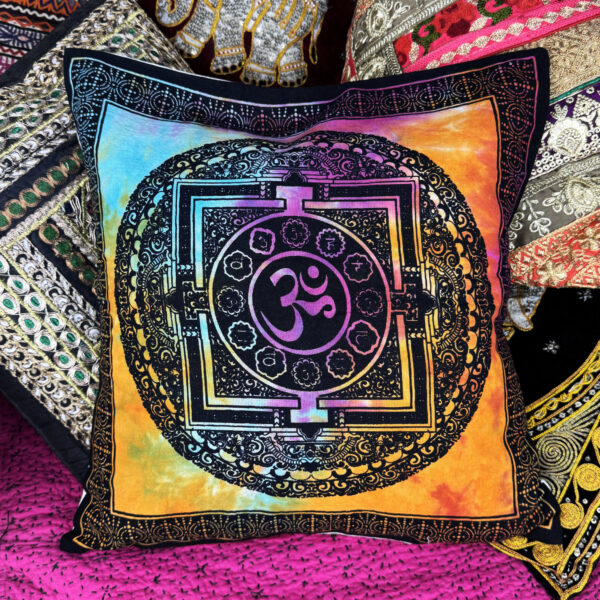 namu-dekoras-pagalviu-uzvalkalai-medvilninis-pagalves-uzvalkalas-om-mandala