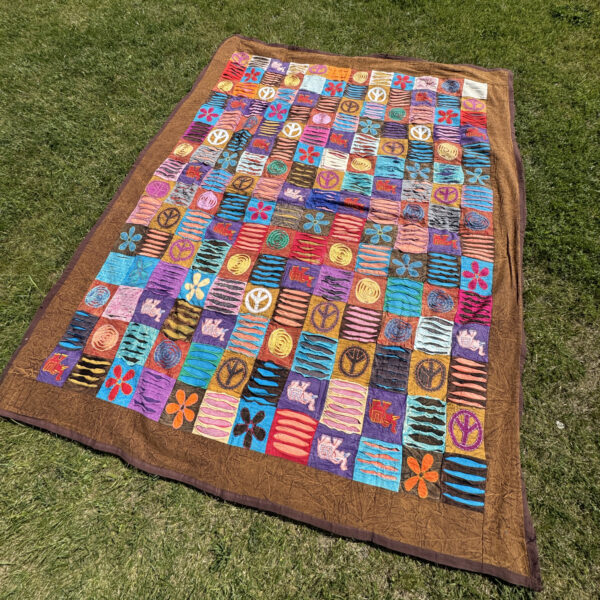 namu-dekoras-lovatieses-austa-medvilnine-lovatiese-uzklotas-lovai-langui-sienui-lopu-2