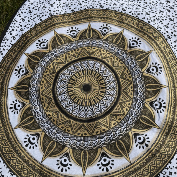 namu-dekoras-lovatieses-medvilnines-lovatieses-medvilninis-plakatas-auks-mandala-2