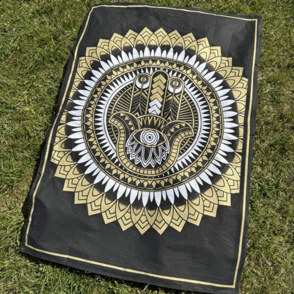 namu-dekoras-lovatieses-medvilnines-lovatieses-medvilninis-plakatas-auks-hamsa-1