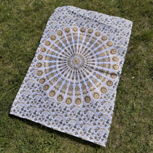 namu-dekoras-lovatieses-medvilnines-lovatieses-medvilninis-plakatas-auks-mandala-0-1
