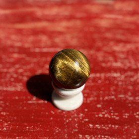 kristalai-dekoratyviniai-kristalai-tigro-akies-sfera