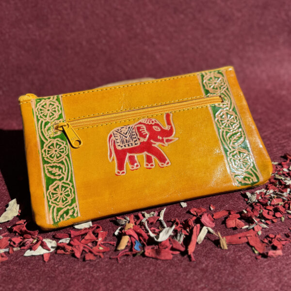 aksesuarai-is-indijos-pinigines-odine-pinigine-2025-06-11