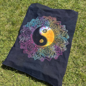 namu-dekoras-lovatieses-medvilnines-lovatieses-medvilninis-plakatas-ying-yang-1