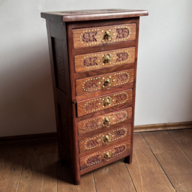 baldai-is-indijos-spinteles-medine-spintele-2-4