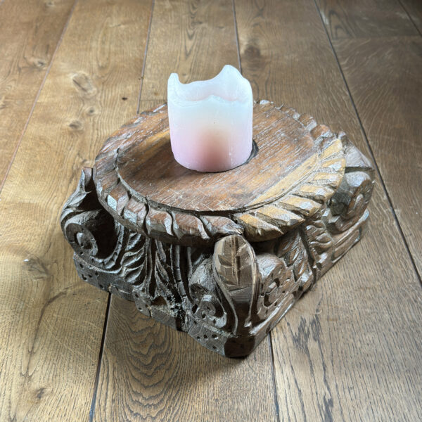 namu-dekoras-medines-dekoracijos-medine-dekoracija-zvakide-2-1