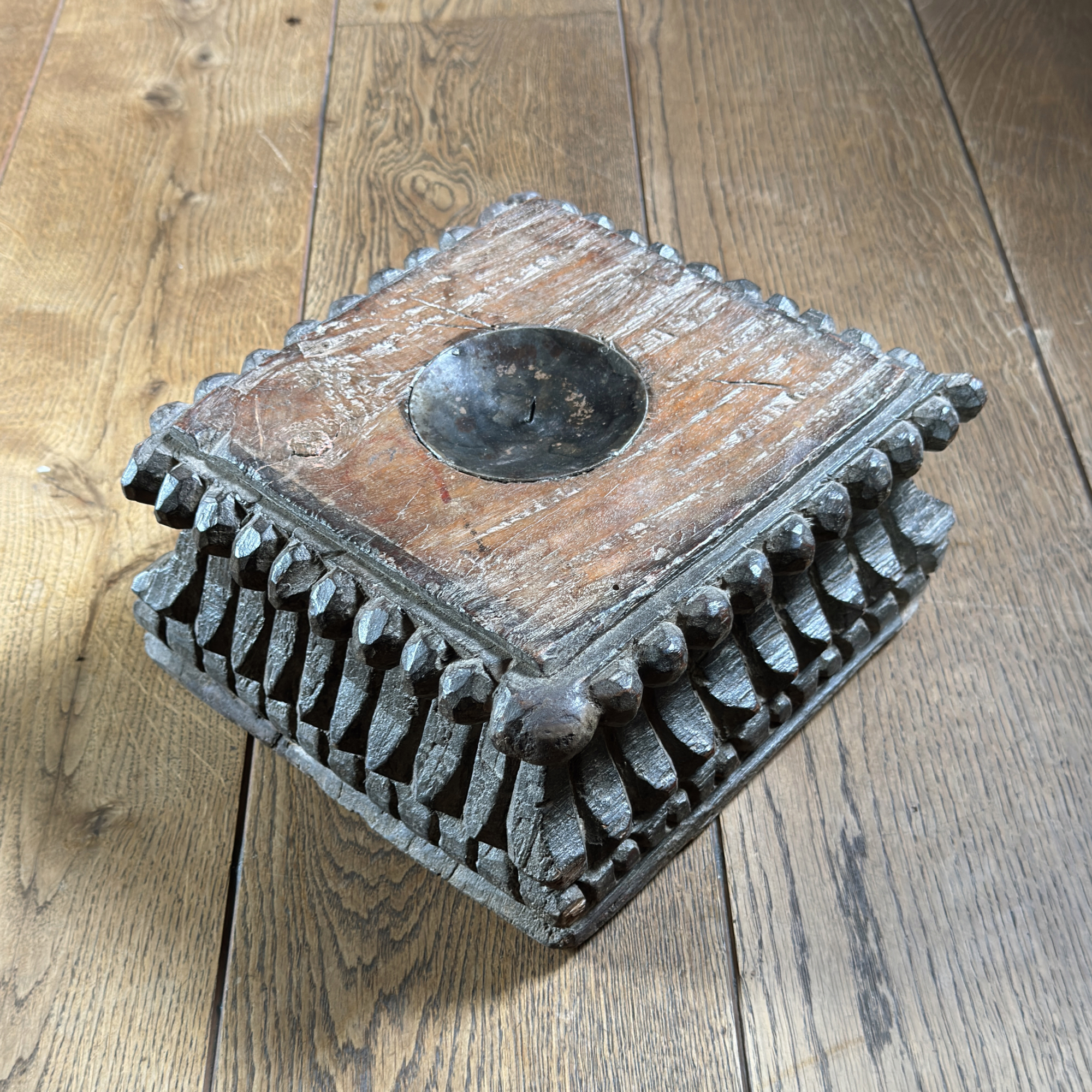 Medinė Žvakidė namu-dekoras-medines-dekoracijos-medine-dekoracija-zvakide-7-1