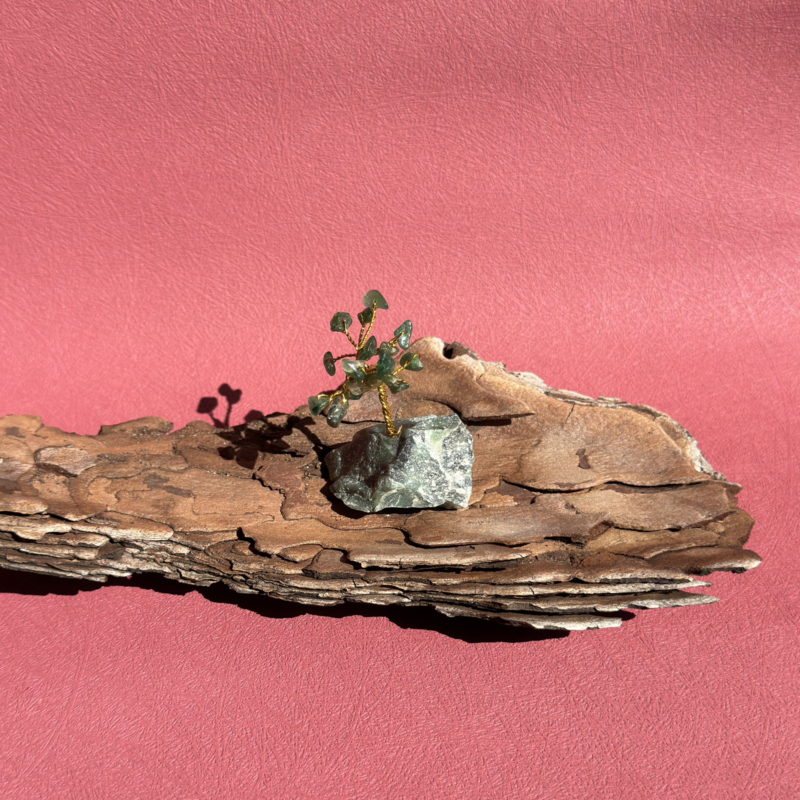 kristalai-dekoratyviniai-kristalai-avantiurinio-medelis