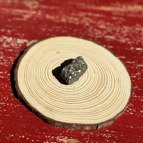 kristalai-neapdirbti-kristalai-neapdirbtas-piritas-pr4