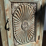 namu-dekoras-baldai-naktine-spintele-3