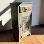 namu-dekoras-baldai-naktine-spintele-4