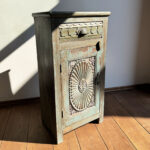 namu-dekoras-baldai-naktine-spintele-5