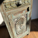 namu-dekoras-baldai-naktine-spintele-6