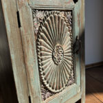 namu-dekoras-baldai-naktine-spintele-7