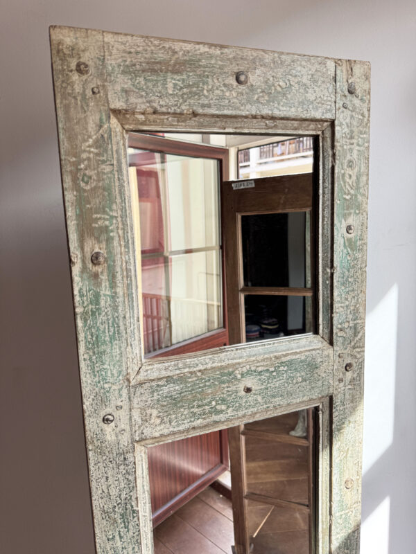 namu-dekoras-baldai-veidrodziai-pastatomas-veidrodis-2a