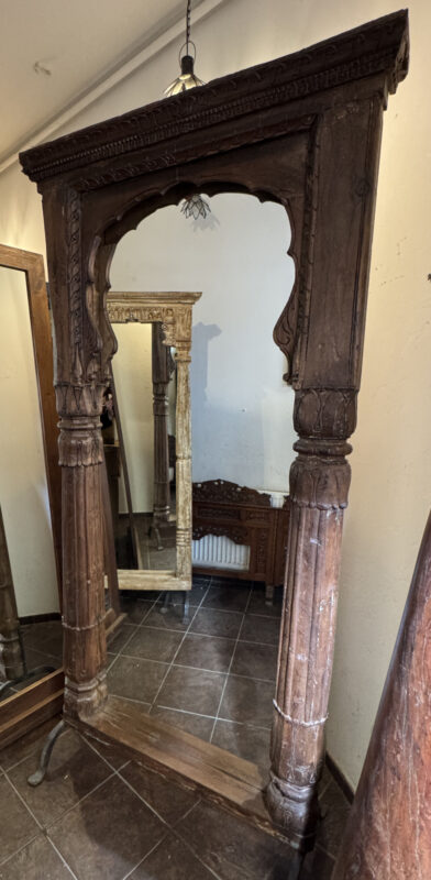 namu-dekoras-baldai-veidrodziai-pastatomas-veidrodis-rudas-