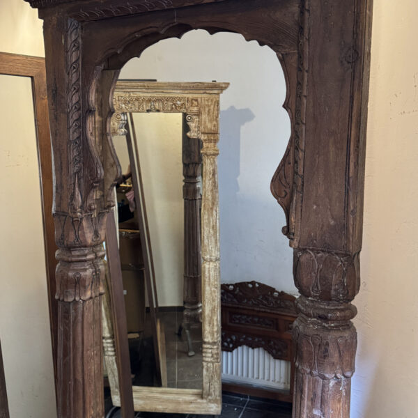 namu-dekoras-baldai-veidrodziai-pastatomas-veidrodis-rudas-2