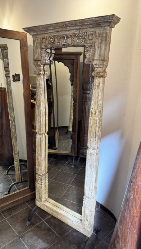 namu-dekoras-baldai-veidrodziai-pastatomas-veidrodis-1b