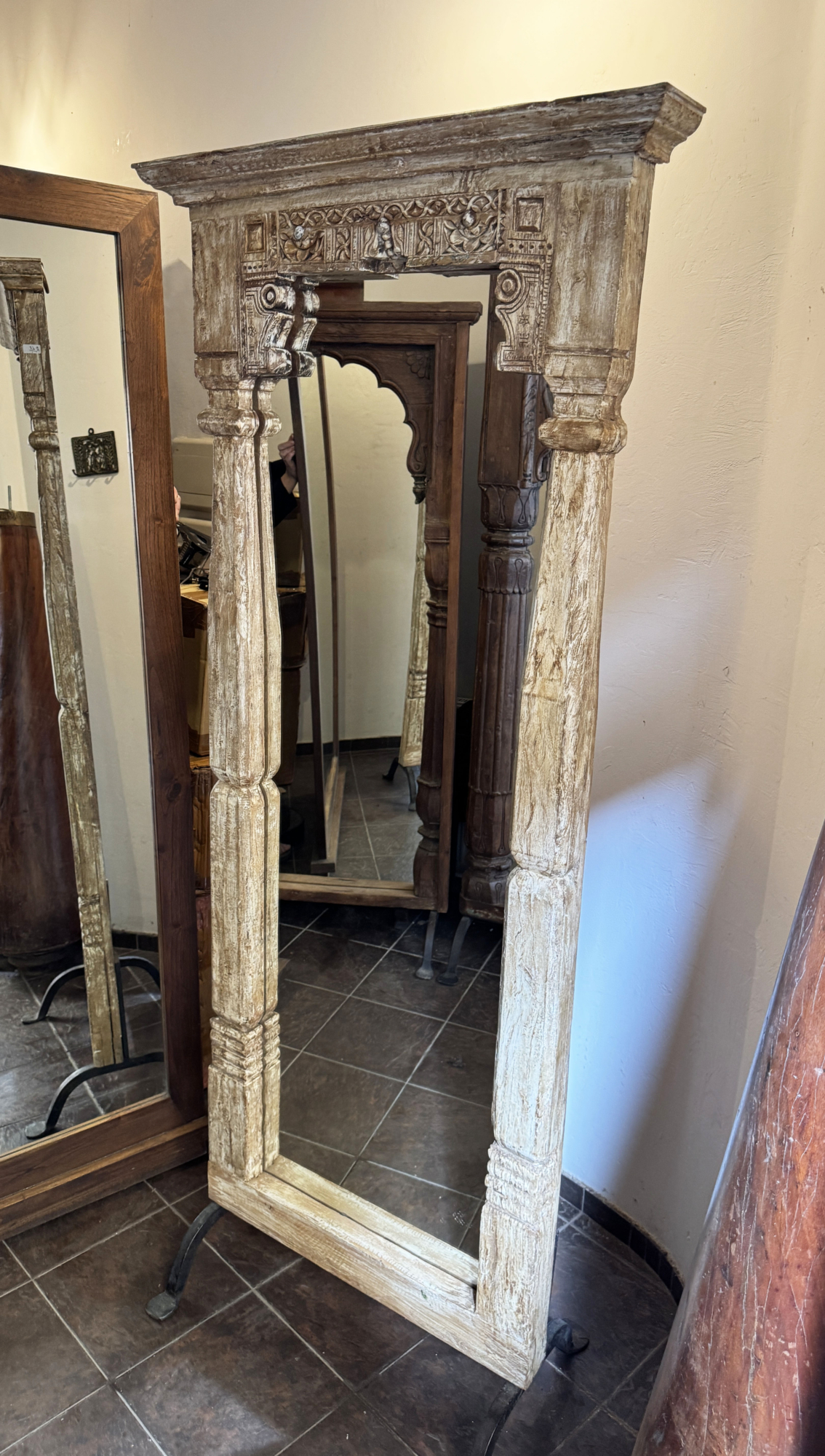 Pastatomas Veidrodis namu-dekoras-baldai-veidrodziai-pastatomas-veidrodis-1b